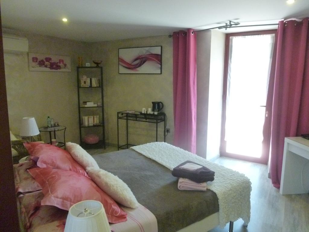 Au Mas De Gamet Bed & Breakfast Theminettes ภายนอก รูปภาพ