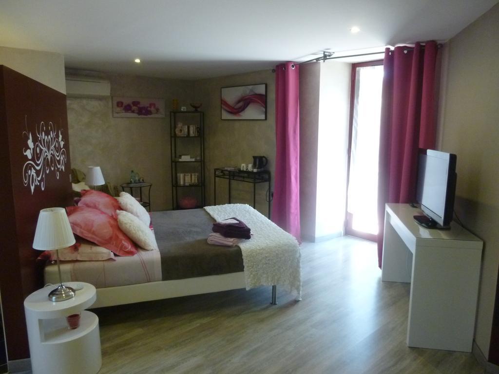 Au Mas De Gamet Bed & Breakfast Theminettes ภายนอก รูปภาพ